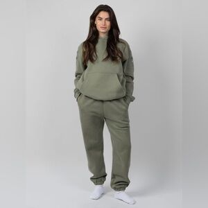 Comfrt Travel Essentials Sweatset in Moss Green (Zip Hoodie and Joggers)